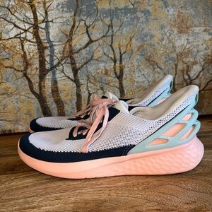 Kizik Athens Sneakers pink/navy/white women’s size 10.5 men’s size 9 perfect!
